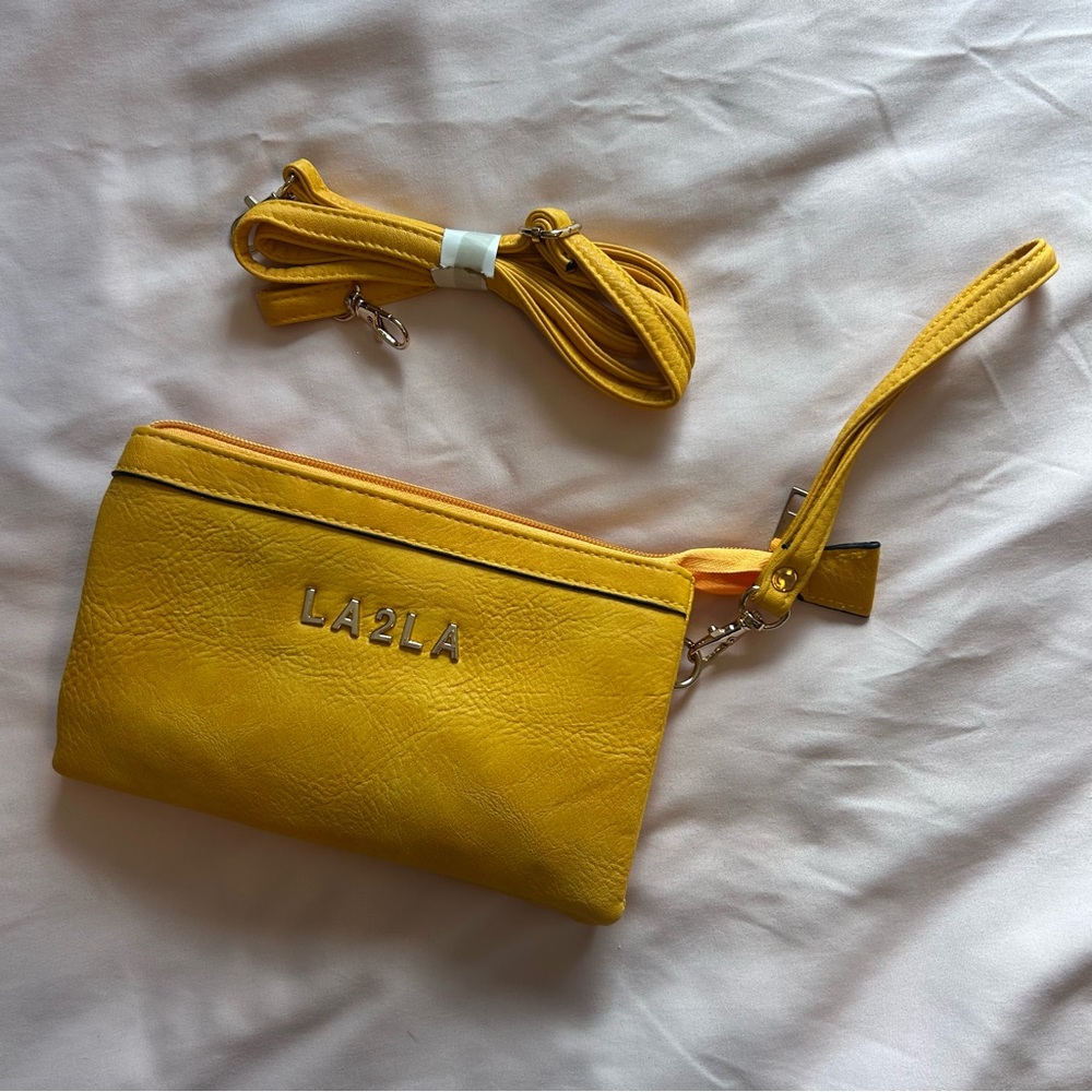 Yellow LA2LA Purse/Wristlet – Never Used